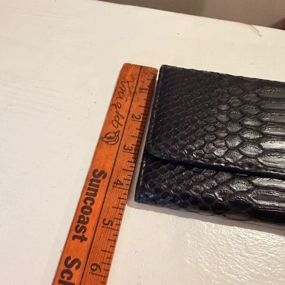 Kenneth Cole Reaction Black Snakeskin Wallet Clutch Organizer - Picture 6 of 6